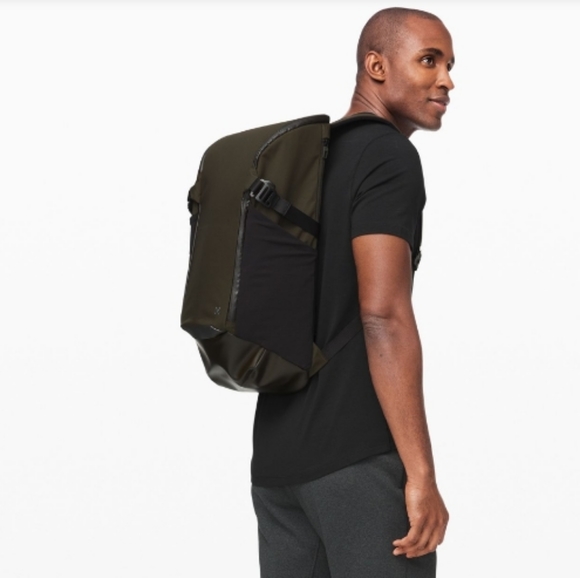 🆕️ Lululemon More Miles Backpack 25.5L Dk. Olive. - Picture 2 of 8